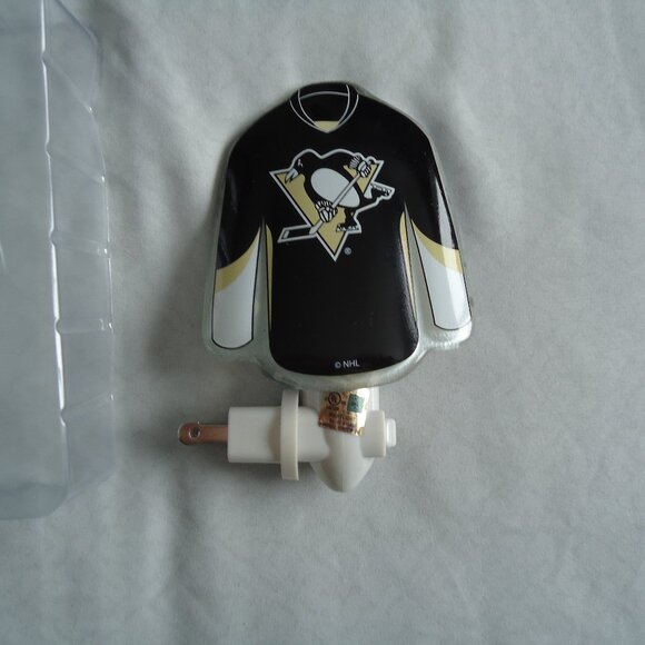 Pittsburgh Penguins Night Light - Picture 3 of 6